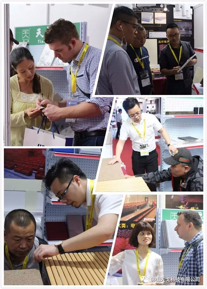 天戈向參展人員介紹公司產(chǎn)品